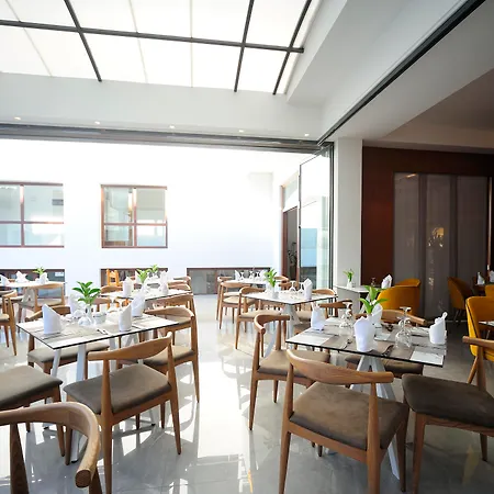 Atrium Ambiance
